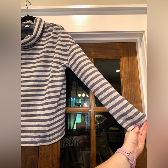 EUC J. Crew Size Small Womens Gray‎ and Blue  Cowl Neck Sweater - Picture 2 of 9